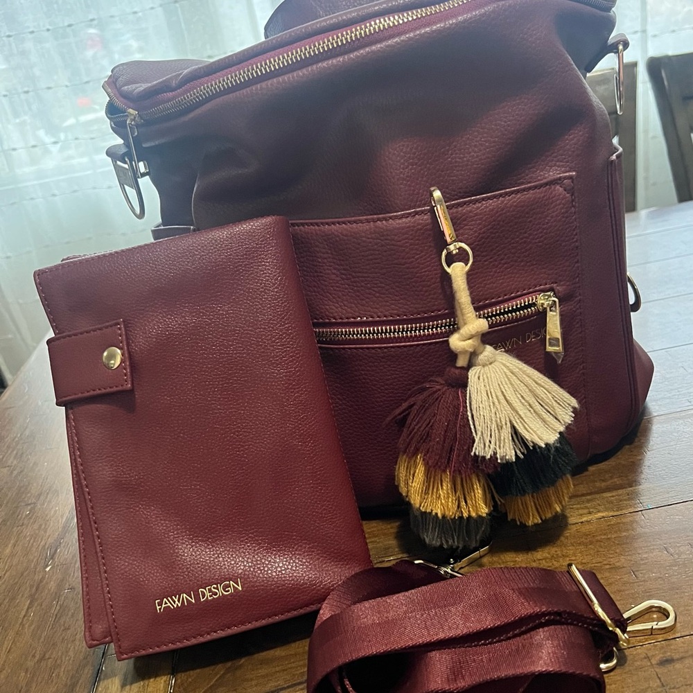 Fawn Design Original Size in Burgundy